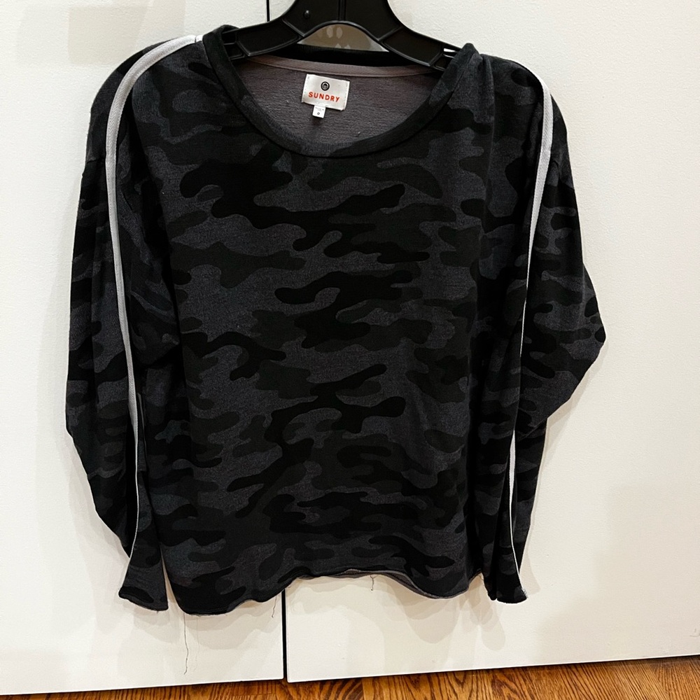 Sundry Black and Grey XS Camouflage Sweatshirt